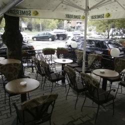 Caffe Poslastičarnica Zmaj-1