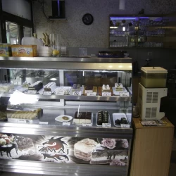 Caffe Poslastičarnica Zmaj-2