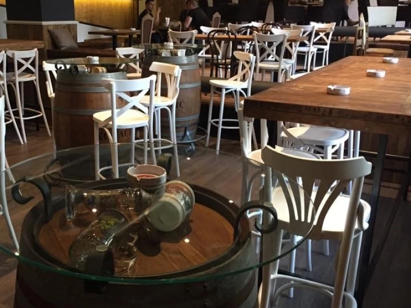 Restoran Bar Wurst Platz 1-1