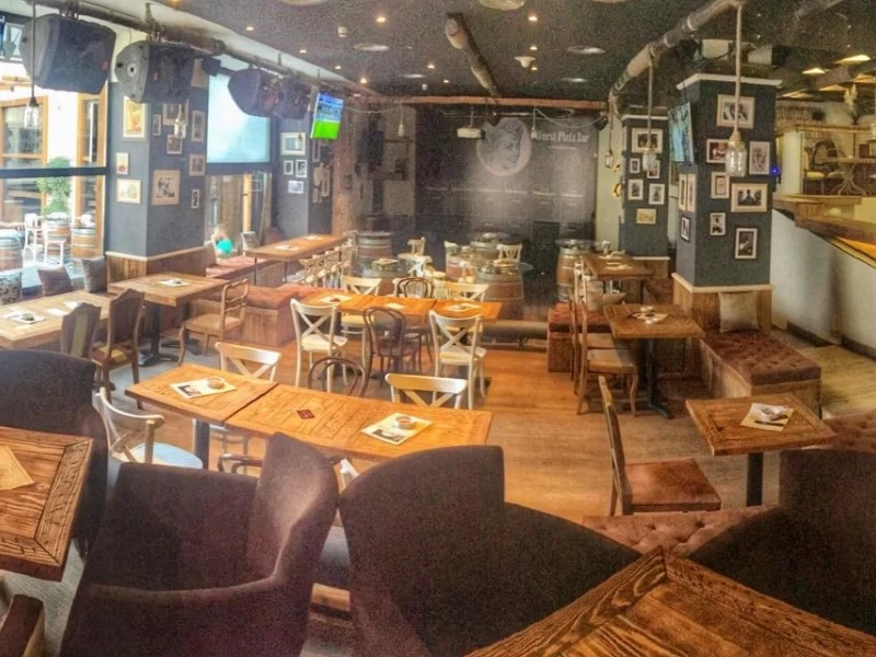 Restoran Bar Wurst Platz 1-3