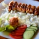 Pileći ražnjić u slanini 200g