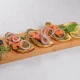 Brusketi dimljeni losos avocado