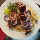 Pileći ražnjići u slanini
